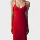 Solène  | Karmīnsarkana kleita Minimālistisks un elegants dizains
