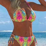 "Krāsains Bikini ar Kakla Siksniņu" can be rewritten as "Krāsains Bikini ar Kakla Siksniņu Dizains".