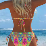 "Krāsains Bikini ar Kakla Siksniņu" can be rewritten as "Krāsains Bikini ar Kakla Siksniņu Dizains".